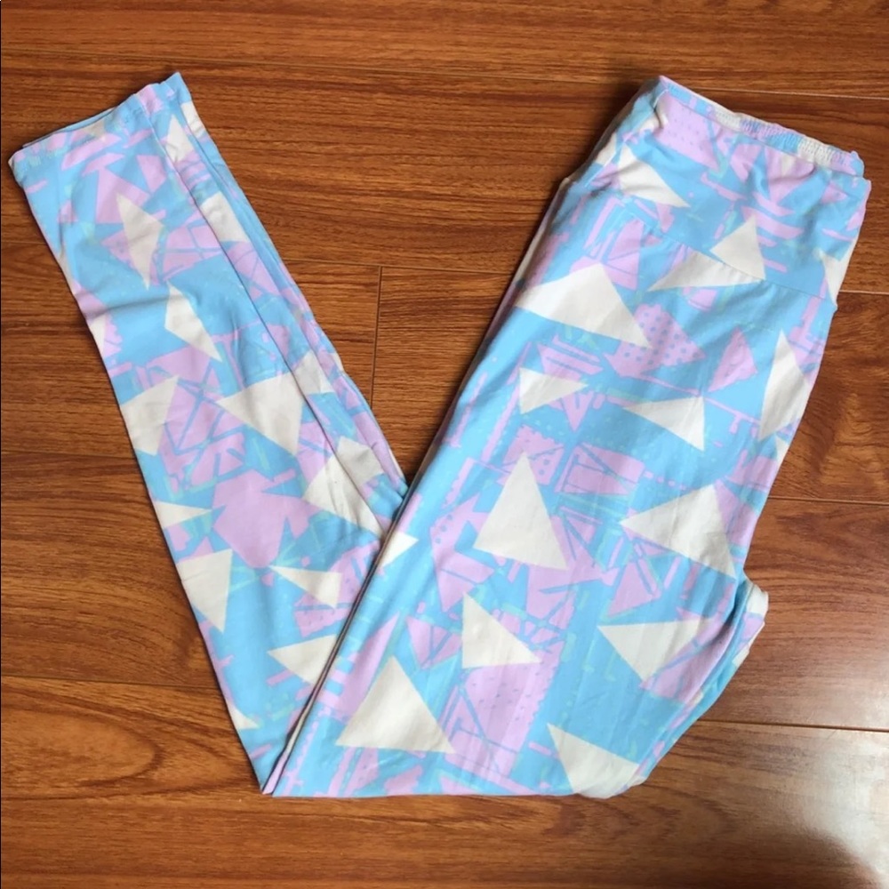 EUC Lularoe OS leggings. No flaws noted.